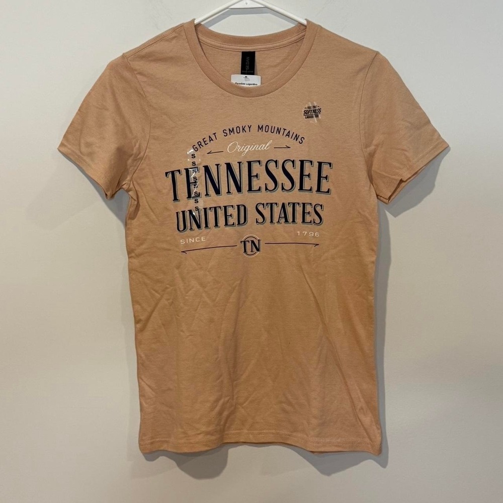 NWT ladies women's Tennessee Smoky Mountains Cotton T-Shirt Size Small
